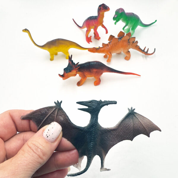 toy dinosaurs